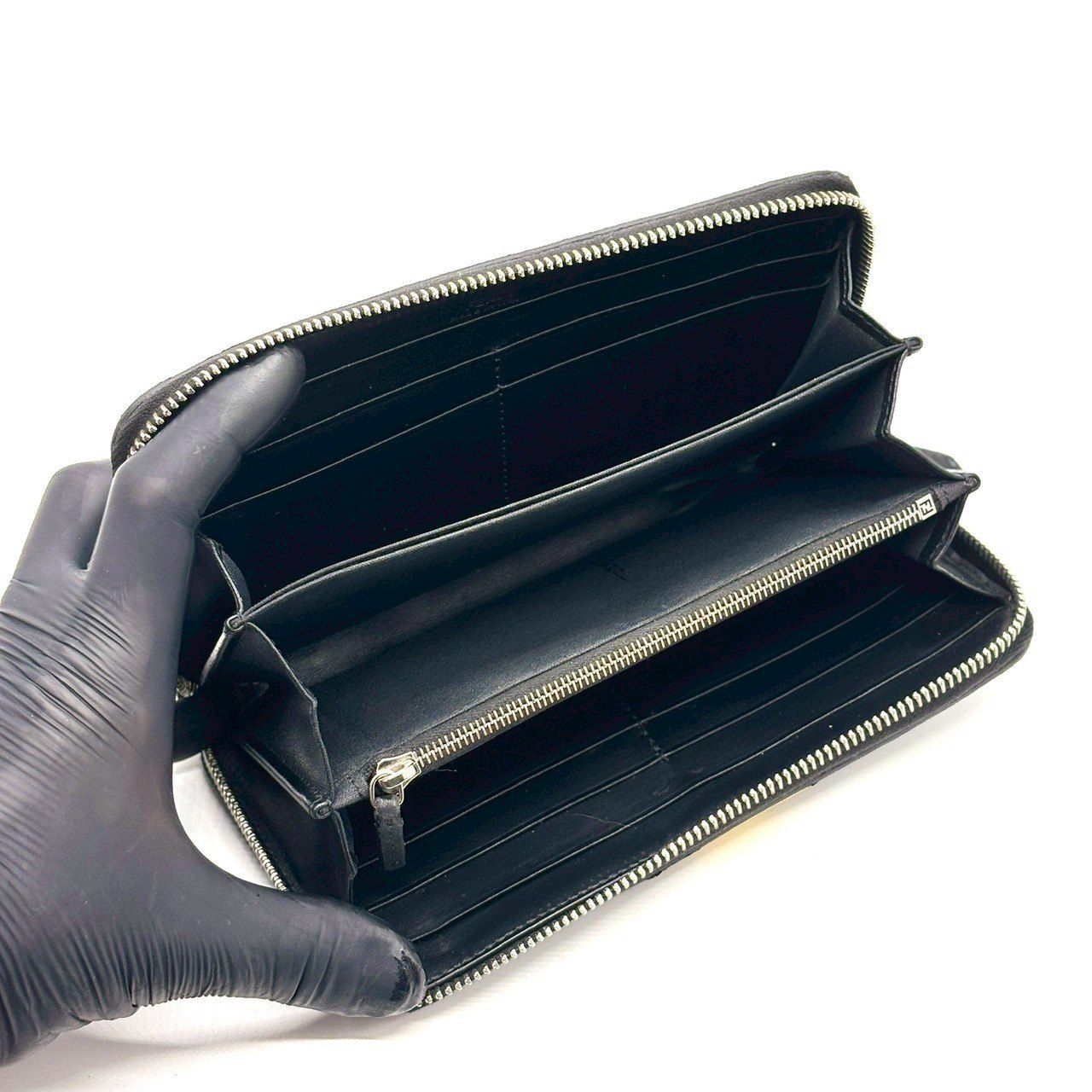 定番に、角度をつける】 FENDI 長財布 ダイアゴナル ラウンド