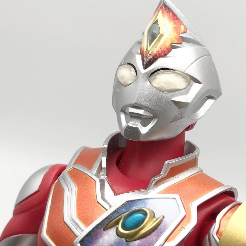 中古】開封 バンダイ S.H.Figuarts ウルトラマンデッカー ストロング