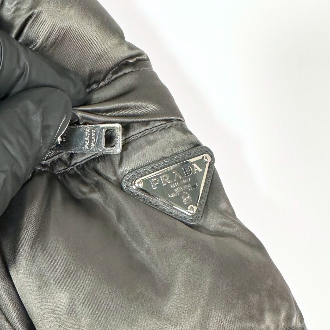 美品】Prada トライアングルロゴ フォックスファー ダウンジャケット