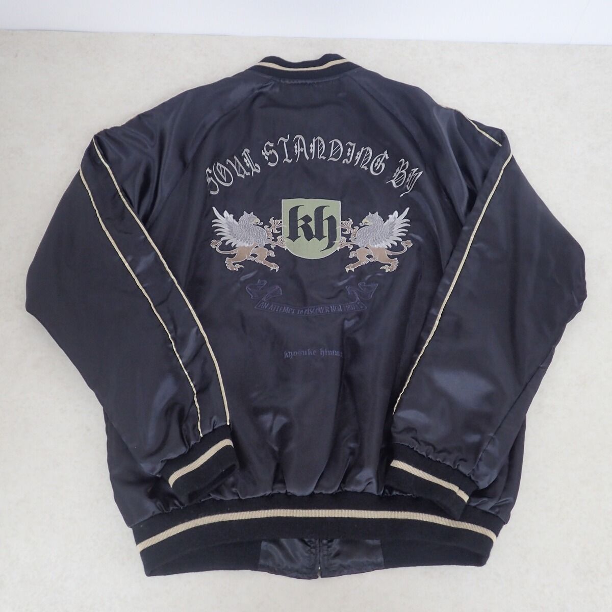 氷室京介 スカジャン SOUL STANDING BY 黒 KYOUSUKE HIMURO【IO - メルカリ