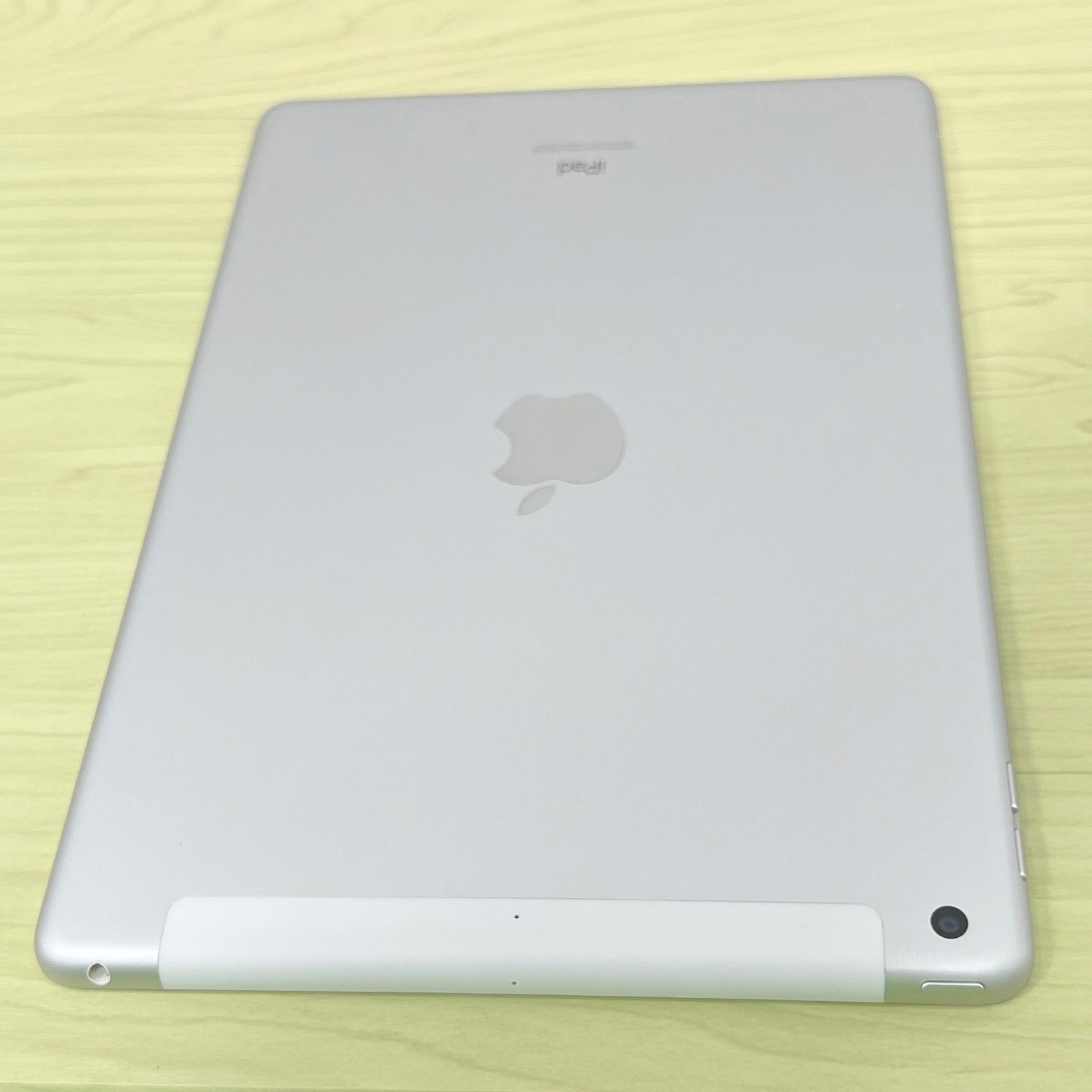 iPad 第7世代 32GB シルバー WiFi+Cellular - メルカリ