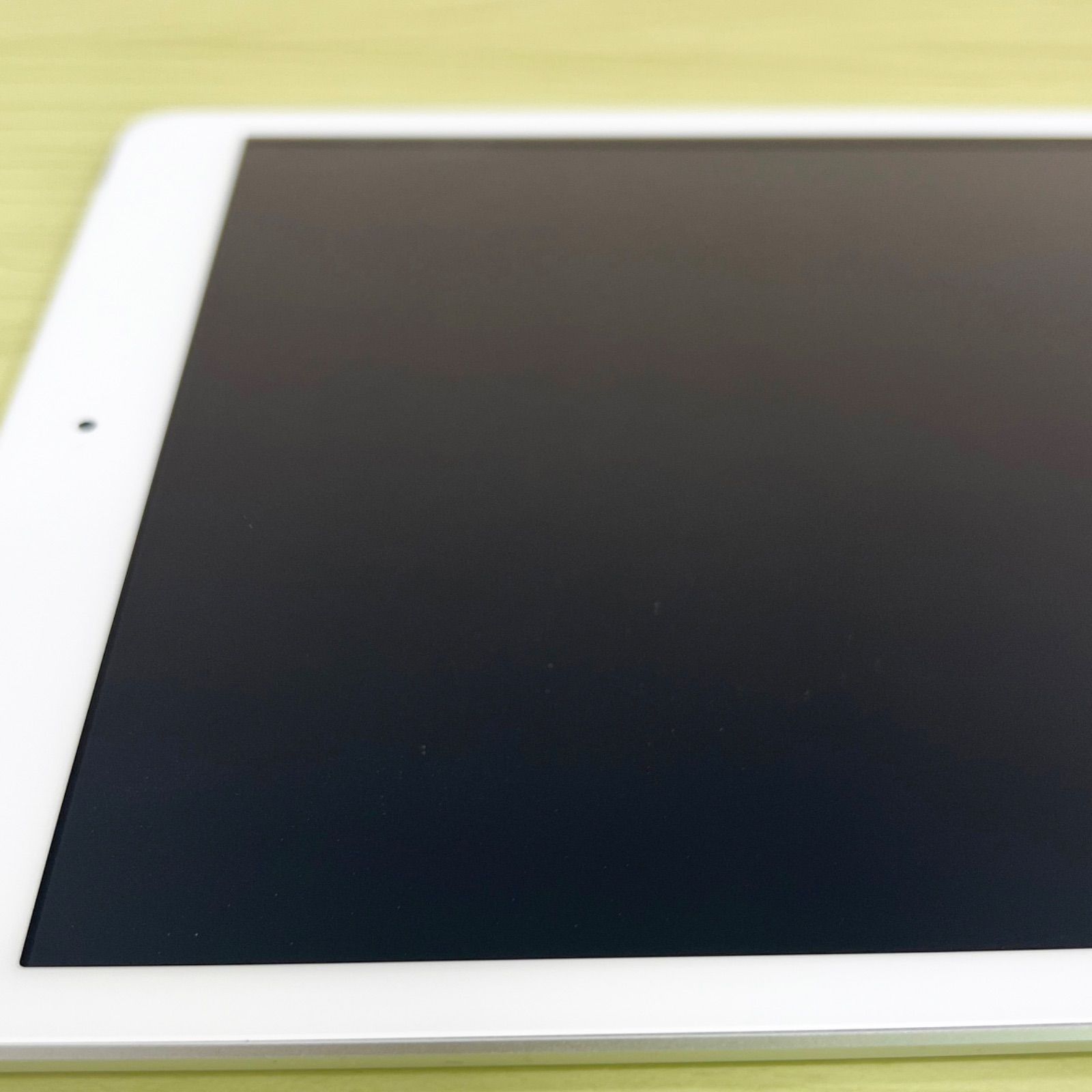 iPad 第7世代 32GB シルバー WiFi+Cellular - メルカリ