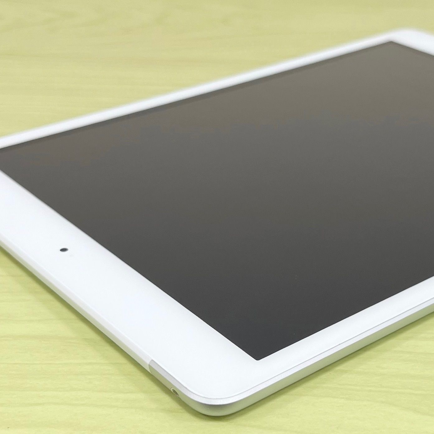 iPad 第7世代 32GB シルバー WiFi+Cellular - メルカリ