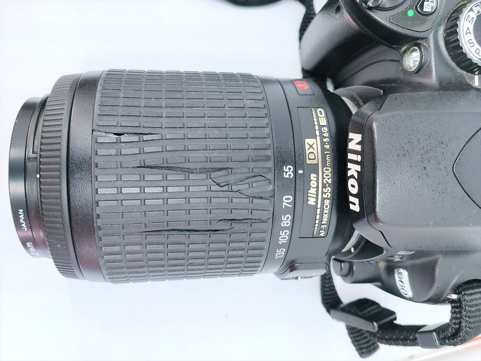 Nikon D60 デジタル一眼レフカメラ 55-200mmレンズ付き Nikon ニコン デジタル一眼レフカメラ D60 レンズ 55-200mm f/4-5.6