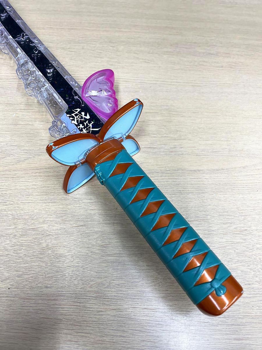 BANDAI バンダイ 鬼滅の刃 DX日輪刀 ～胡蝶しのぶ～ ※先端破損あり