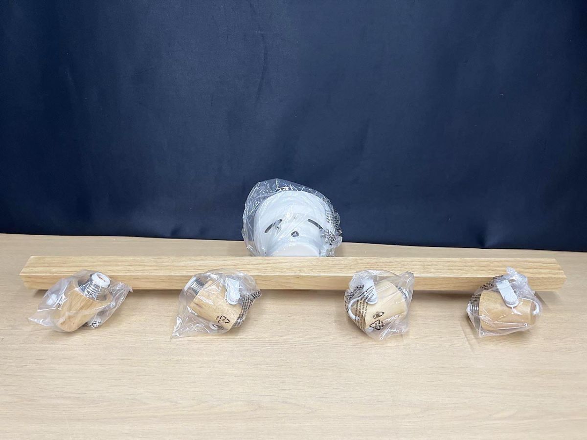 未使用】 LOWYA ロウヤ 4灯スポットライト Newジャスミーナ2 4灯