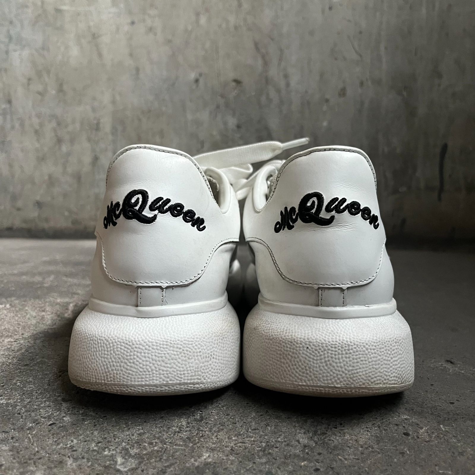 Alexander McQueen オーバーサイズドスニーカー 40 花刺繍 ホワイト 
