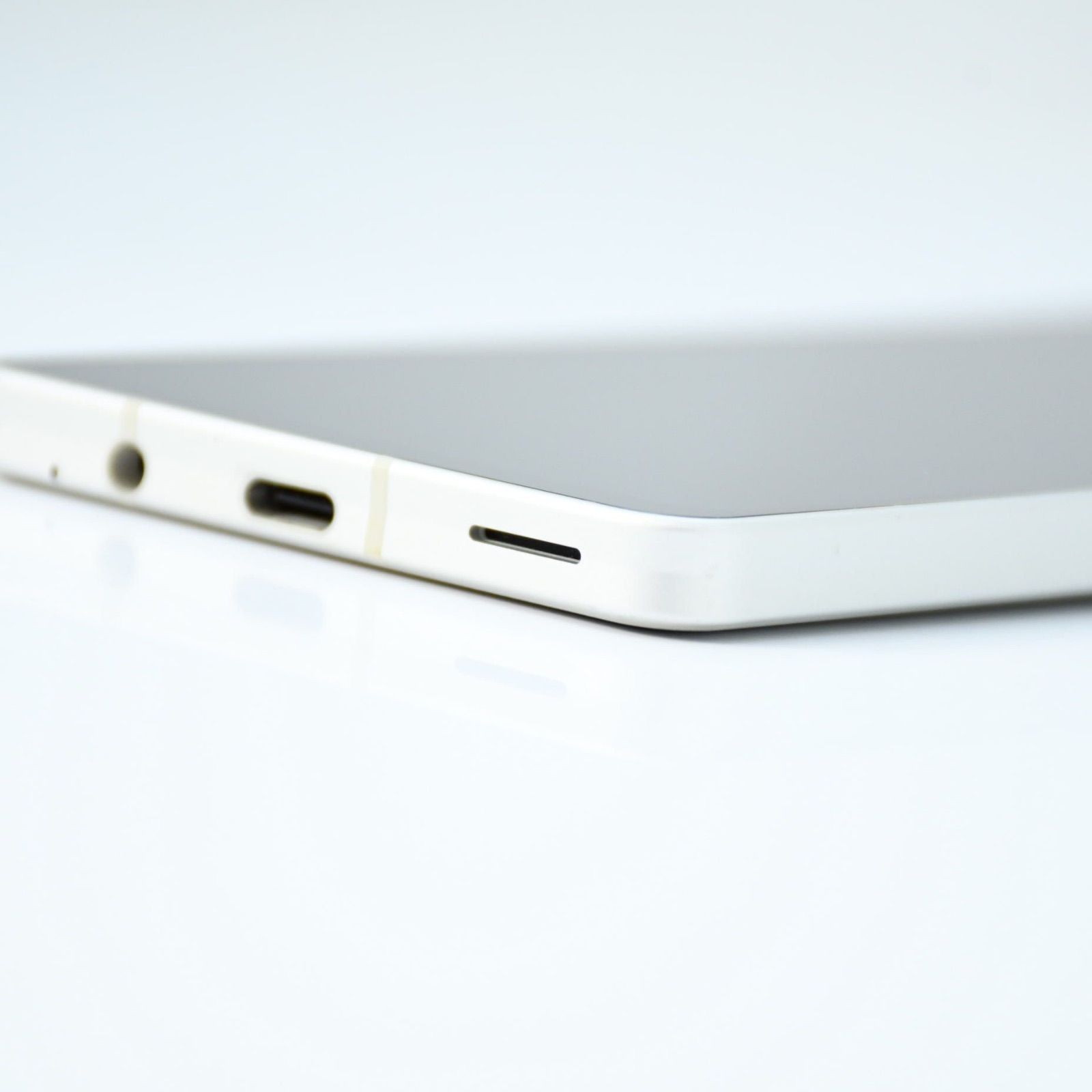 電池良好】SIMフリー docomo AQUOS sense6 SH-54B シルバー - メルカリ