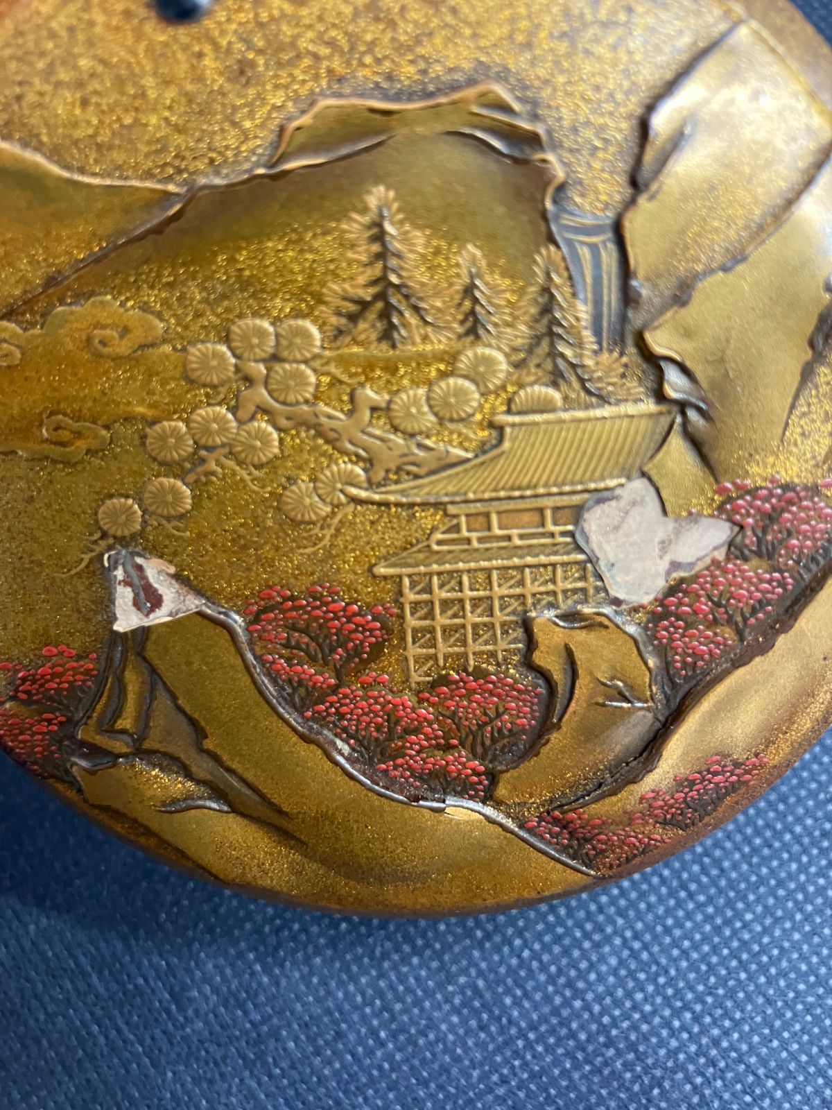 茶道具】金蒔絵 香合「清水寺」高蒔絵 梨子地 共箱 漆芸 漆器 紅葉 秋