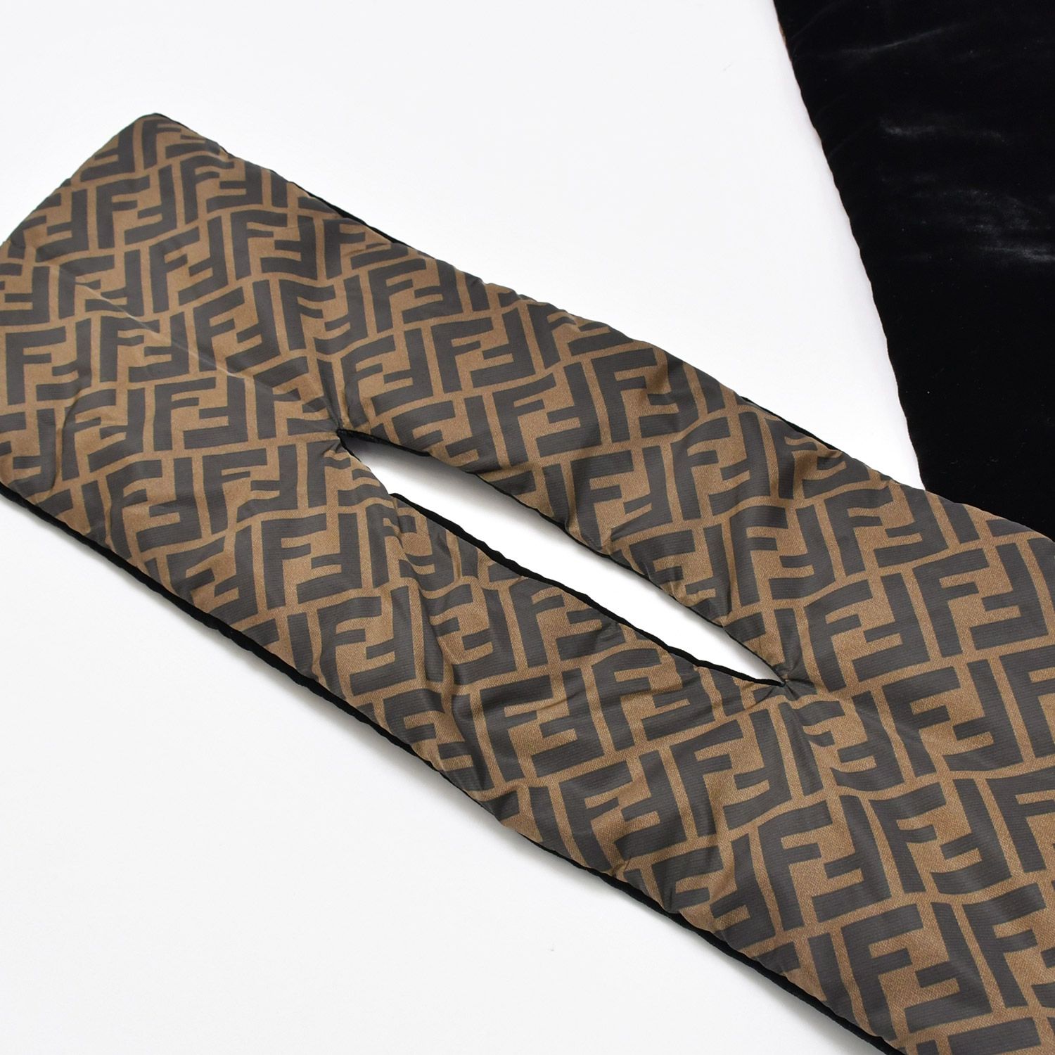 フェンディのベロアのスカーフ FENDI フェンディ ズッカ柄 スカーフ ブラウン ブラック ナイロン