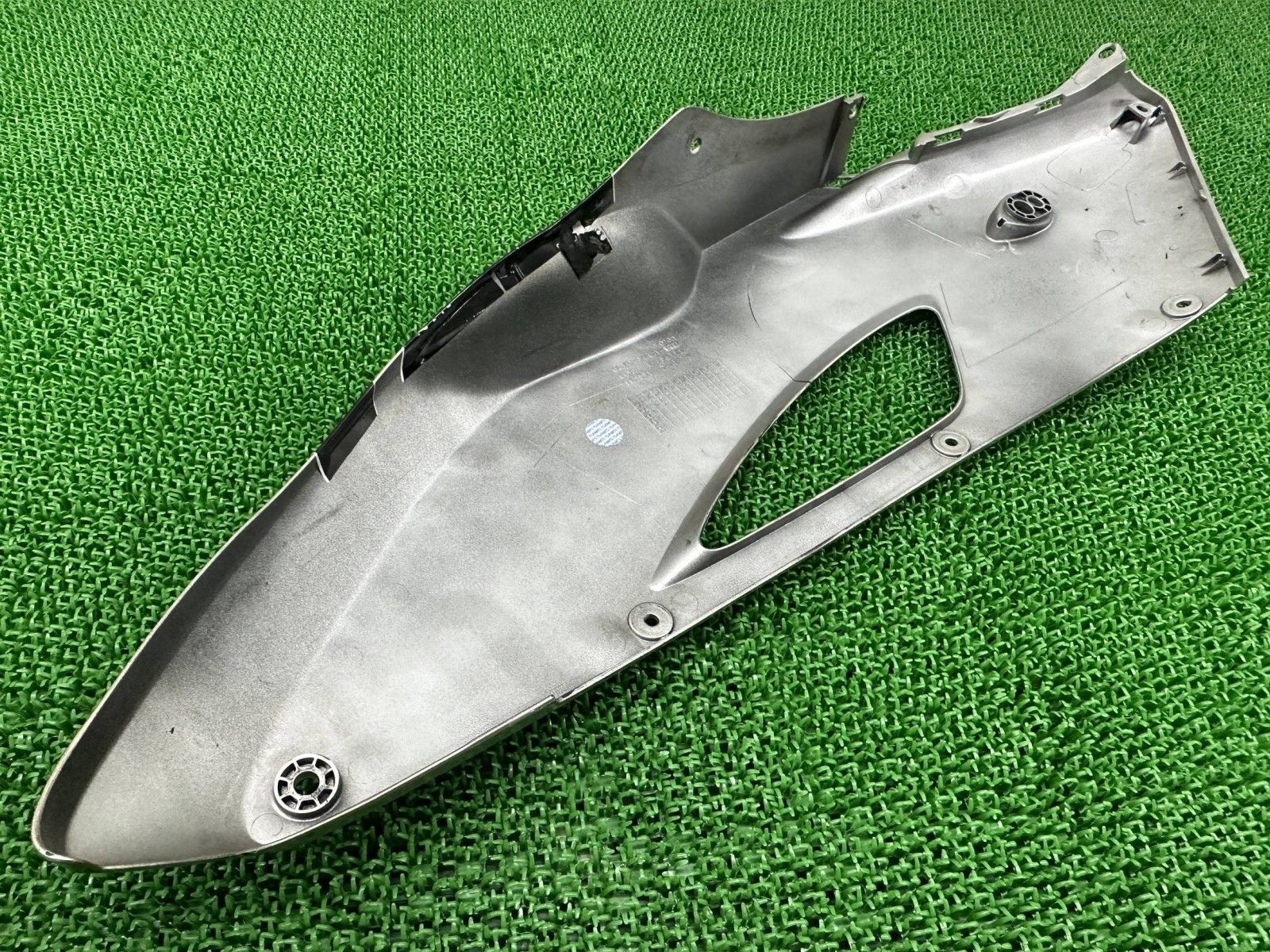 HONDA CBR1000RR SC57 純正サイドカウル　左 CBR1000RR サイドカウル 左 銀/黒 MEL ホンダ 純正 中古 バイク 部品