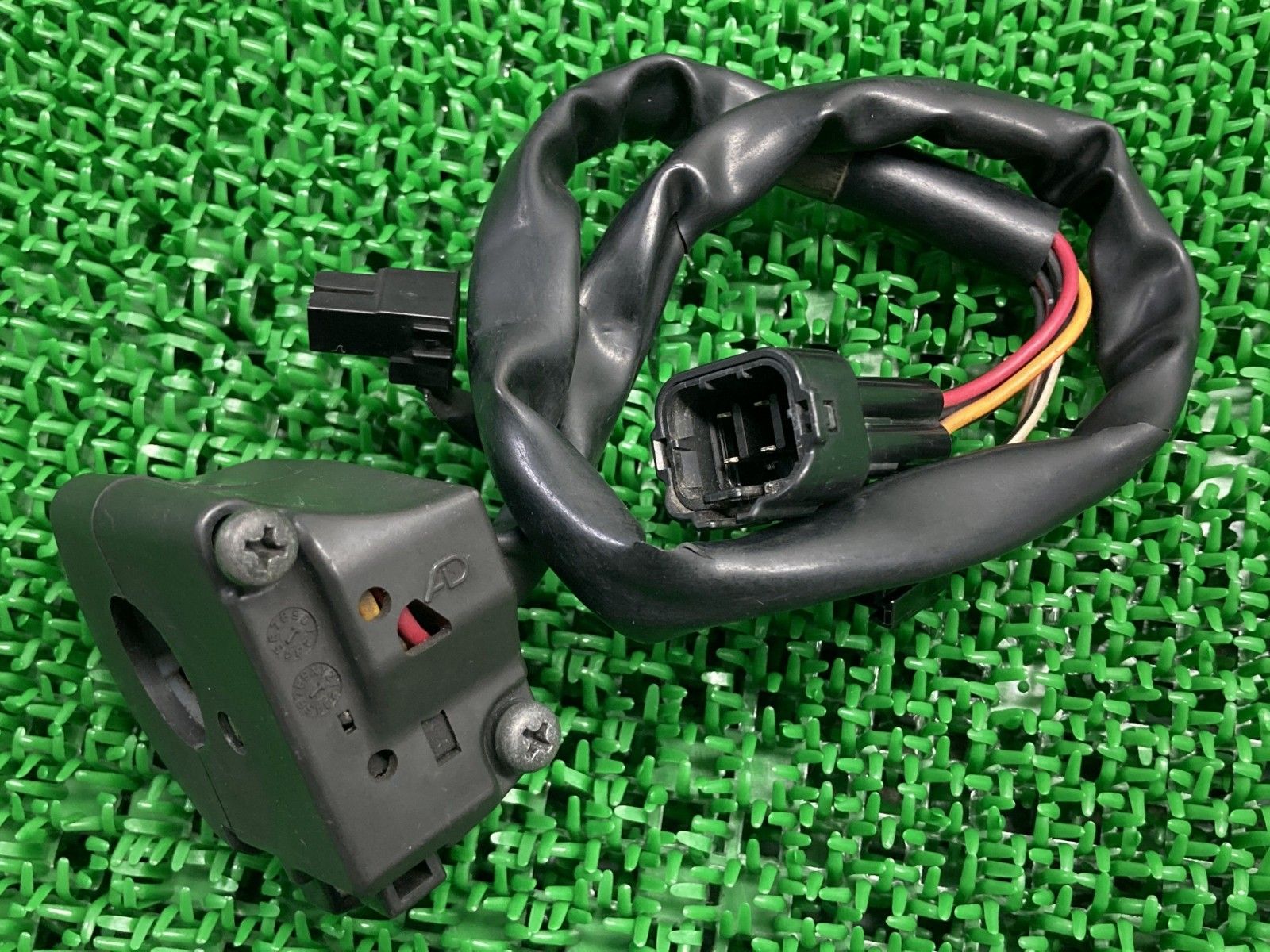 ZX-10R ハンドルスイッチ 右 カワサキ 純正 中古 バイク 部品 ZXT00C