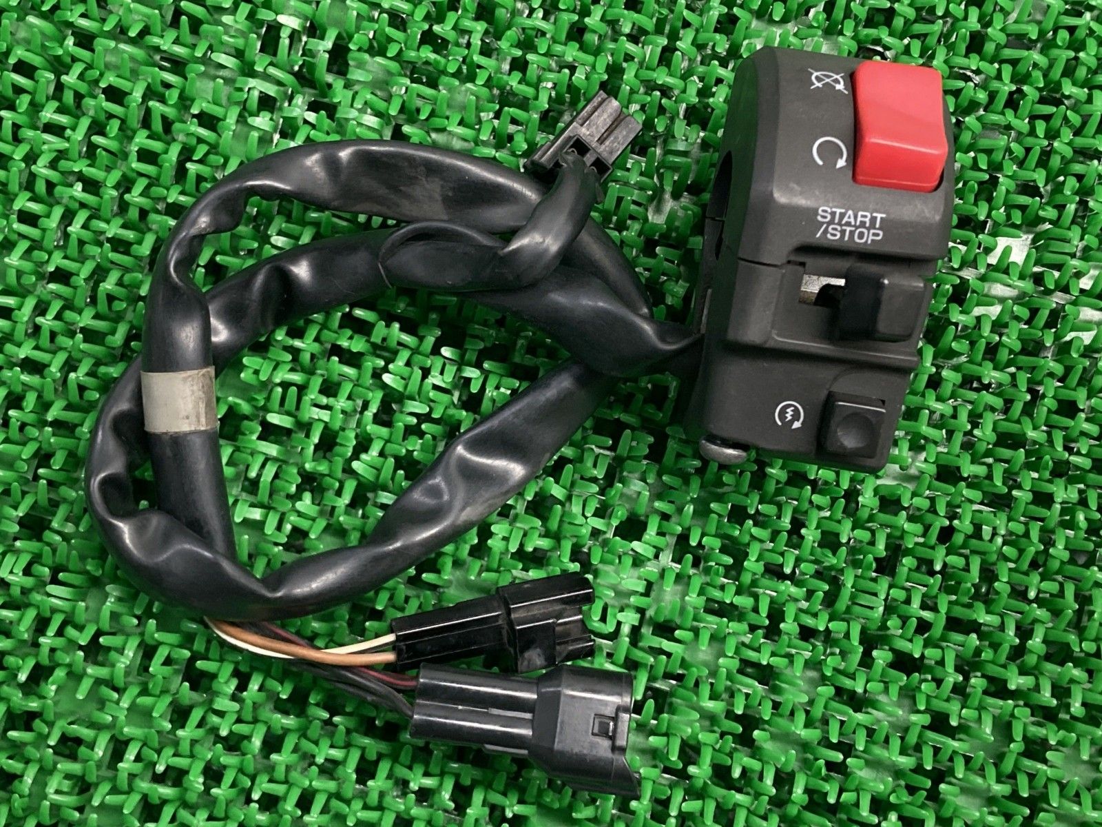 ZX-10R ハンドルスイッチ 右 カワサキ 純正 中古 バイク 部品 ZXT00C