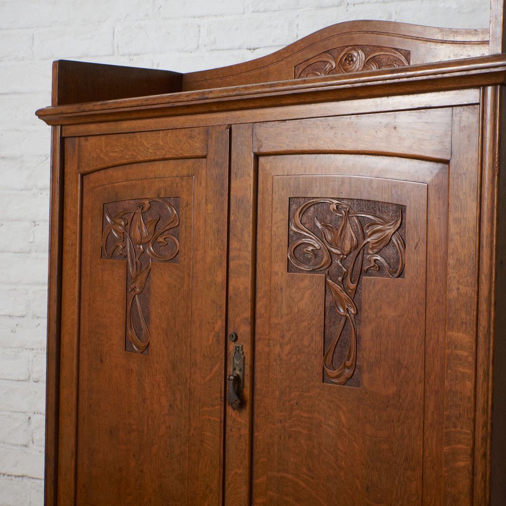 G*ん様 国産ヴィンテージ 木製キャビネット 彫刻扉 飾り棚 昭和レトロ アンテ 年代物 ブックケース 本棚 キャビネット オーク 飾り棚 洋館 ジャパン