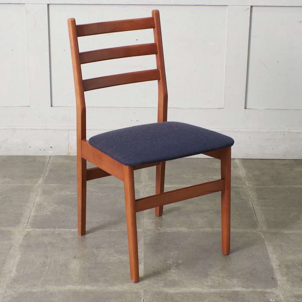 張替済 イギリス ヴィンテージ ダイニングチェア ラダーバック 木製