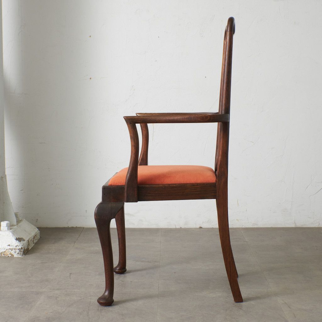 張替済 英国 アンティーク アームチェア 木彫刻 クイーンアン