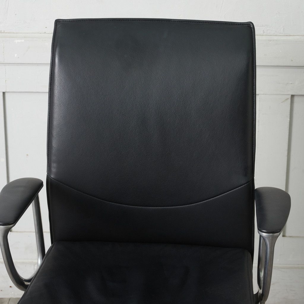 オカムラ エグゼクティブチェア デスクチェア 本革 キャスター 椅子