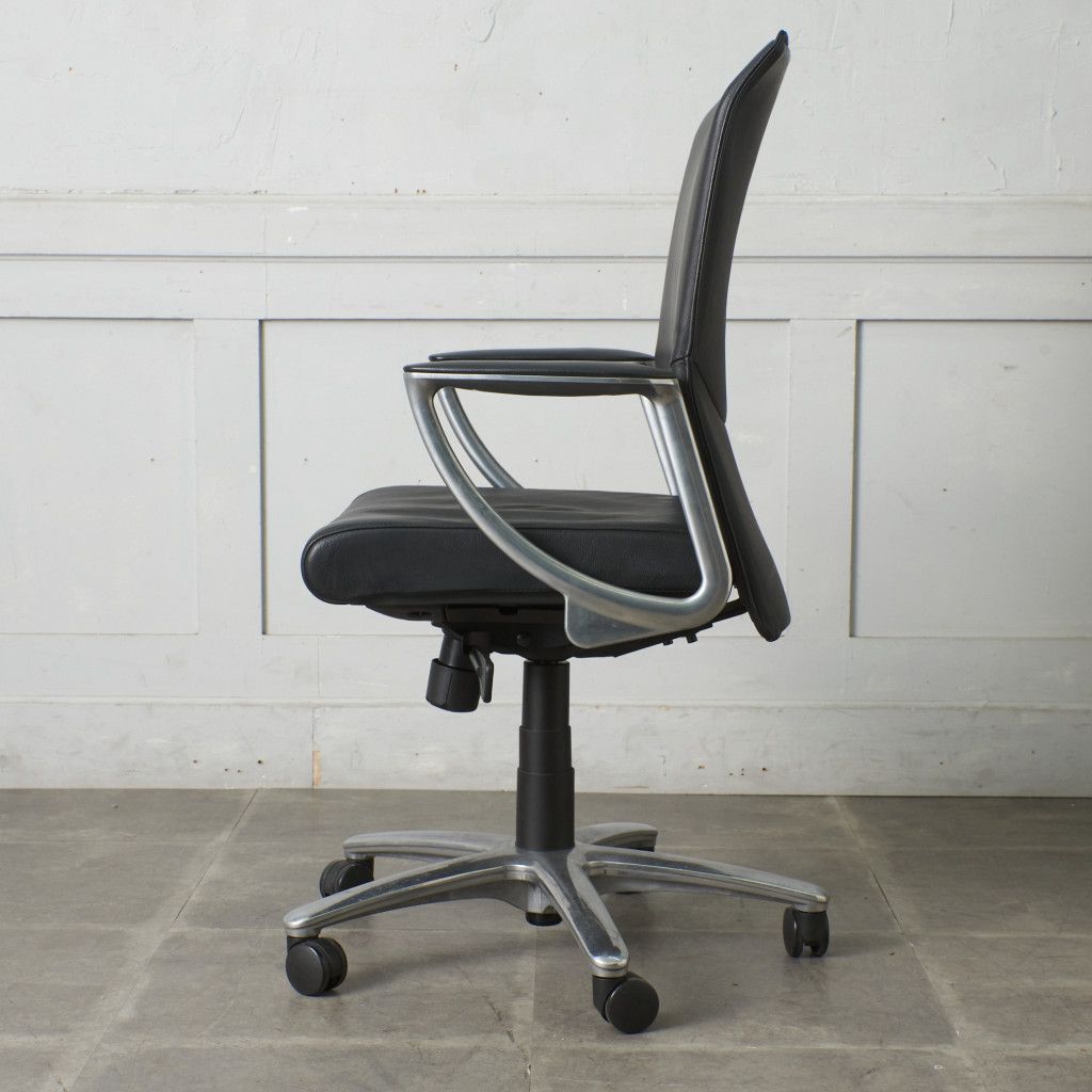 オカムラ エグゼクティブチェア デスクチェア 本革 キャスター 椅子