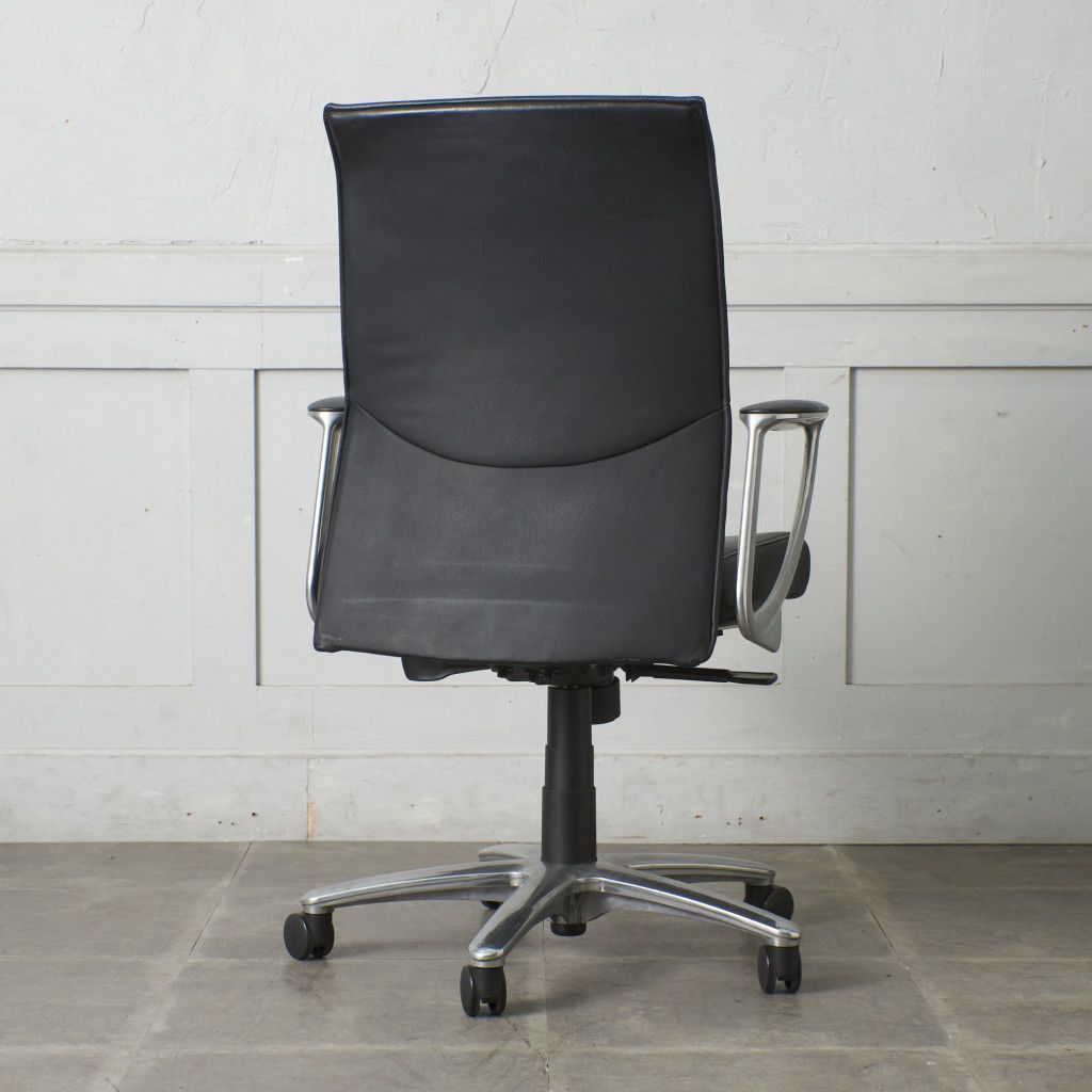 オカムラ エグゼクティブチェア デスクチェア 本革 キャスター 椅子