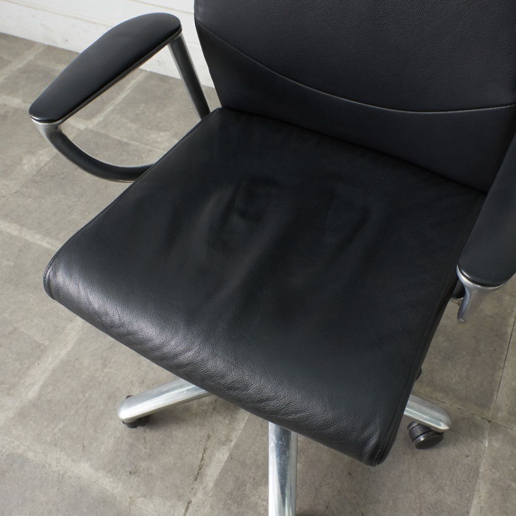 オカムラ エグゼクティブチェア デスクチェア 本革 キャスター 椅子