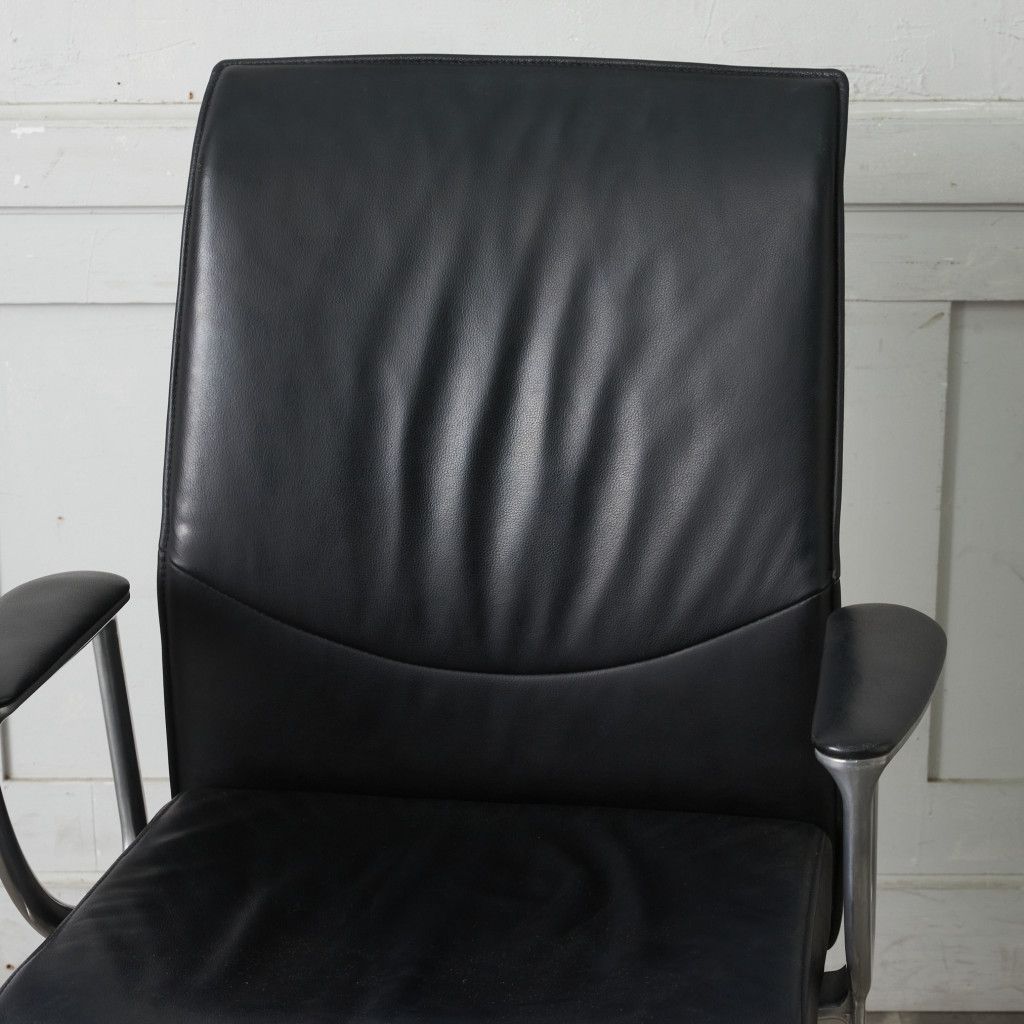 オカムラ エグゼクティブチェア デスクチェア 本革 キャスター 椅子