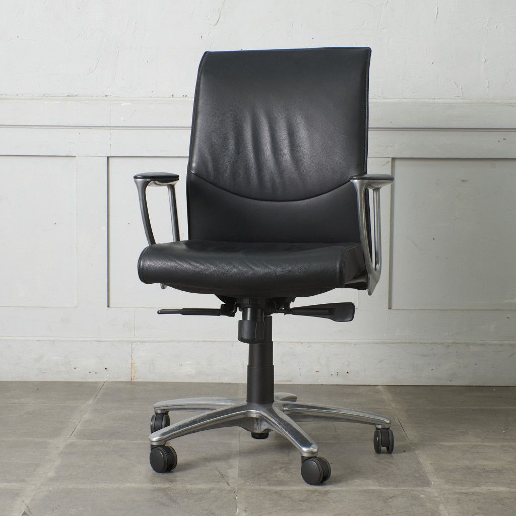 オカムラ エグゼクティブチェア デスクチェア 本革 キャスター 椅子
