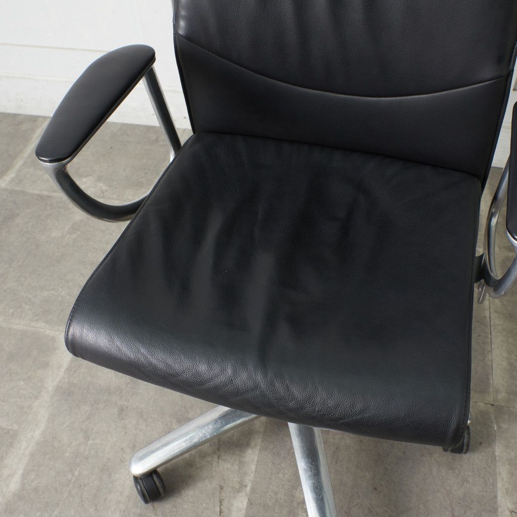 オカムラ エグゼクティブチェア デスクチェア 本革 キャスター 椅子
