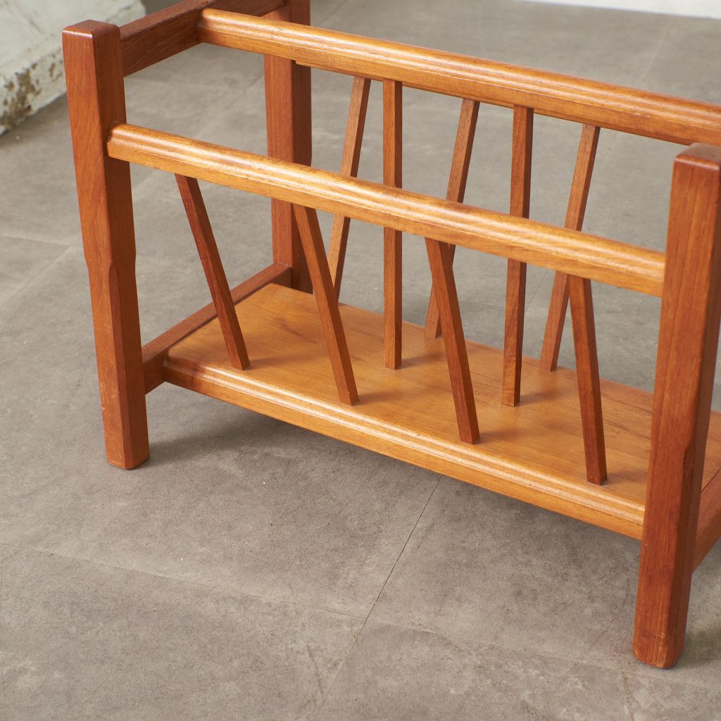 北欧家具　チーク製ヴィンテージマガジンラック 北欧 ヴィンテージ マガジンラック チーク マガジンスタンド 雑誌入れ