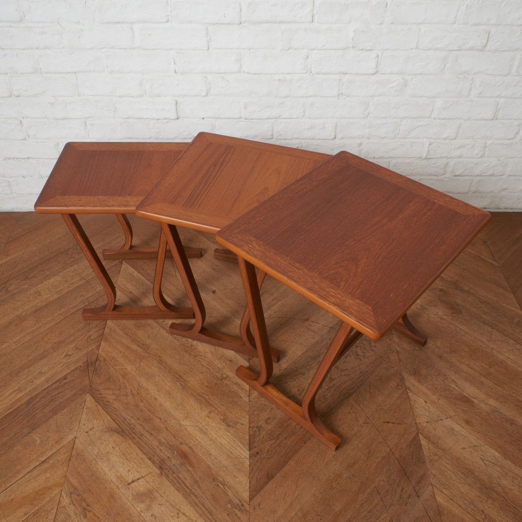 【発送の場合は即購入不可】 イギリス Parker Knoll ヴィンテージ ネストテーブル チーク サイドテーブル パーカーノール ローテーブル ナイトテーブル 英国 90396 発送の場合は即購入不可】 イギリス Parker Knoll ヴィンテージ ネスト