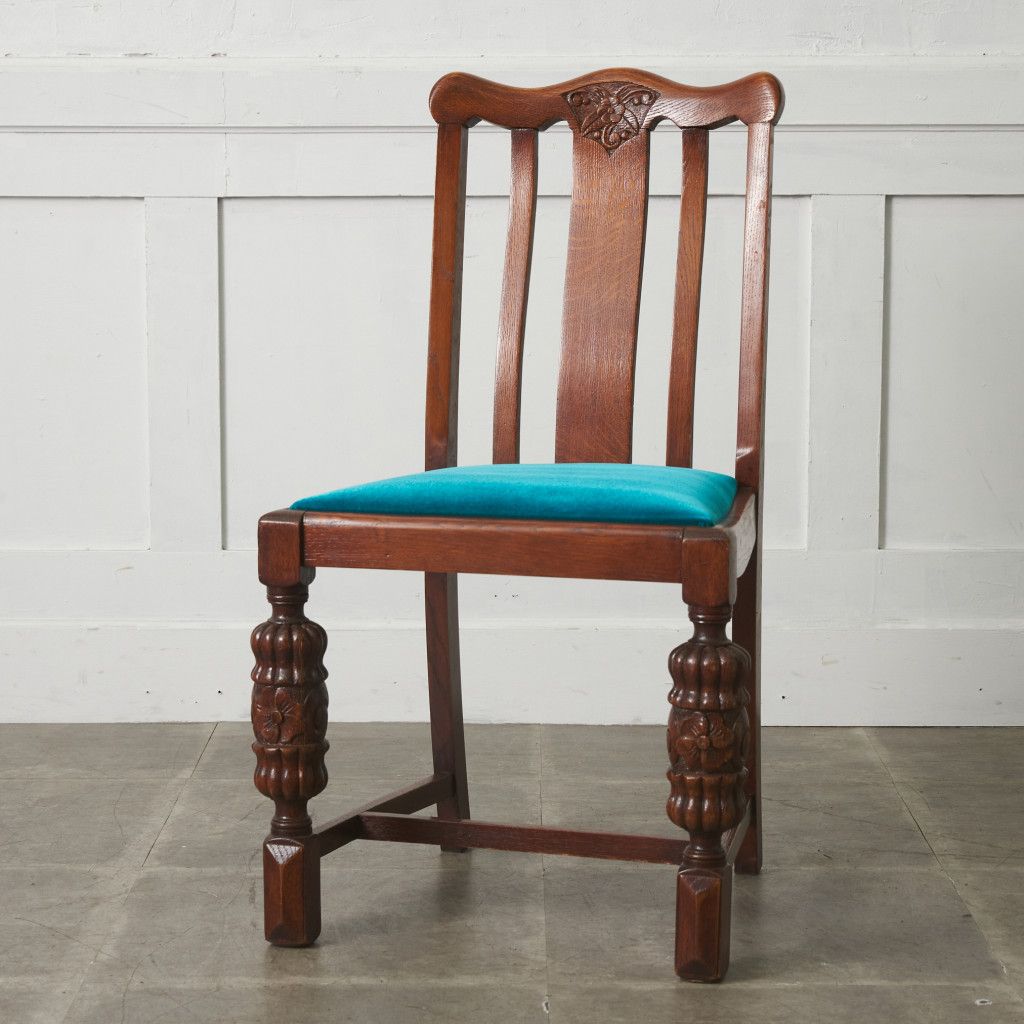英国アンティーク バルボスレッグのダイニングチェア B オーク材 イギリス 張替済 英国 アンティーク ダイニングチェア 木彫刻 オーク 木製