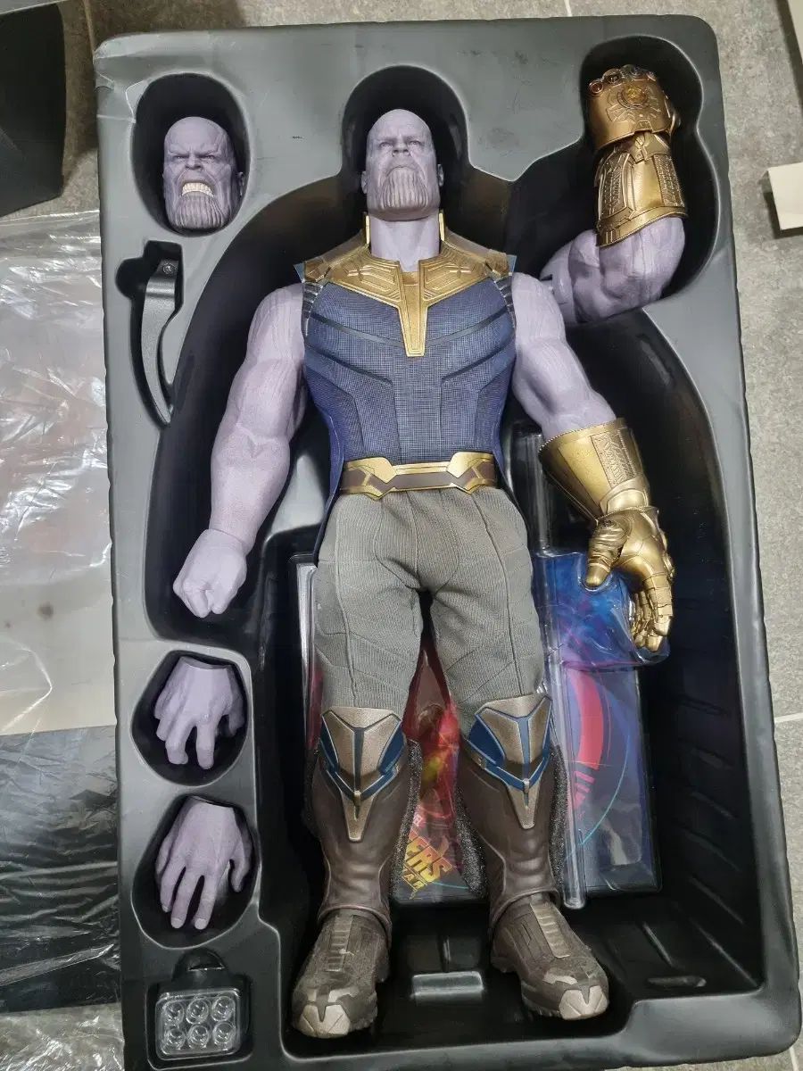 ホットトイズ サノス 開封展示品 - メルカリ