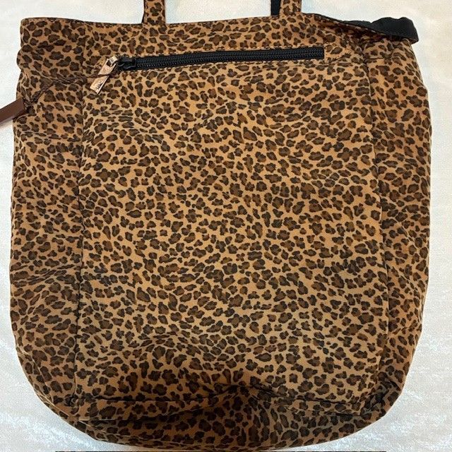 ボッテガヴェネタ BOTTEGA VENETA トライアングルシルバーロゴ