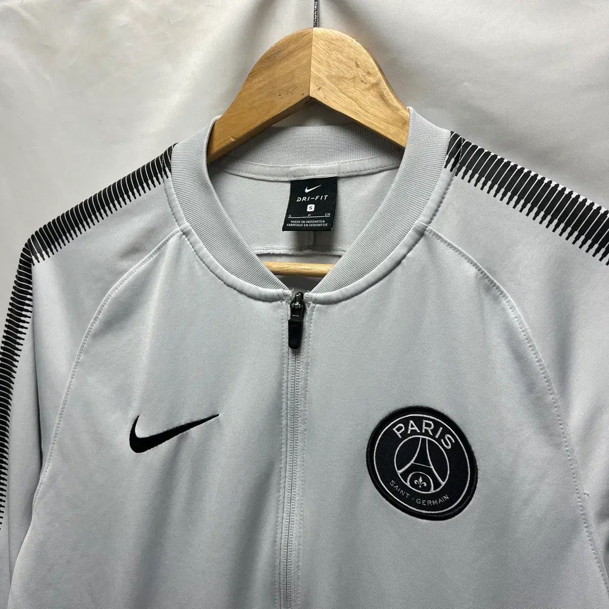 正規品/95 NIKE パリ・サンジェルマン PSG ドライフィット グレー