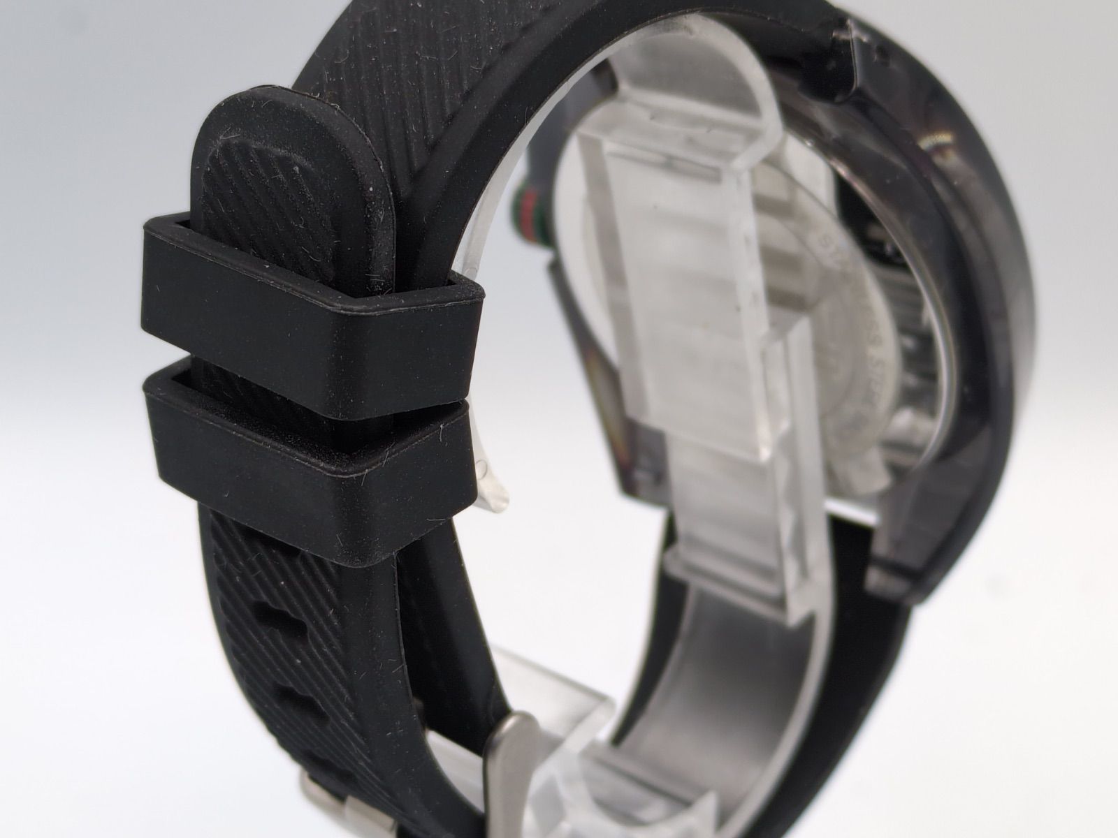 GUCCI グッチ SYNC シンク ブラック メンズ腕時計 ラバーベルト 箱付き