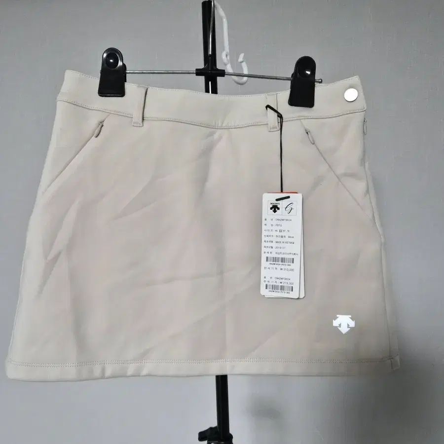 新品 DESCENTE 64号 S キュロット ゴルフスカート W-スカート-247