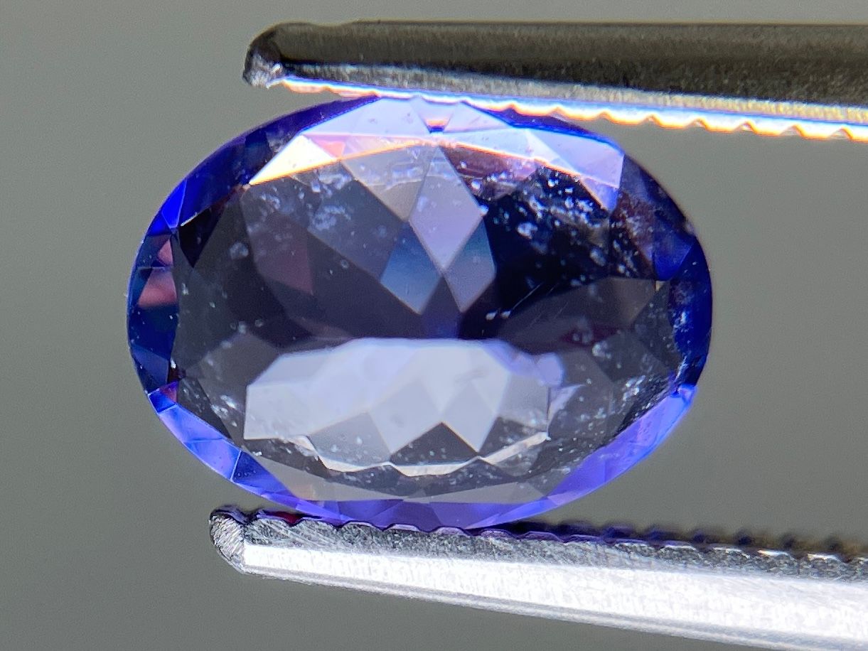 タンザナイト 天然 1.179ct 宝石ソーティング付き 7.8㎜×5.8㎜×3.8