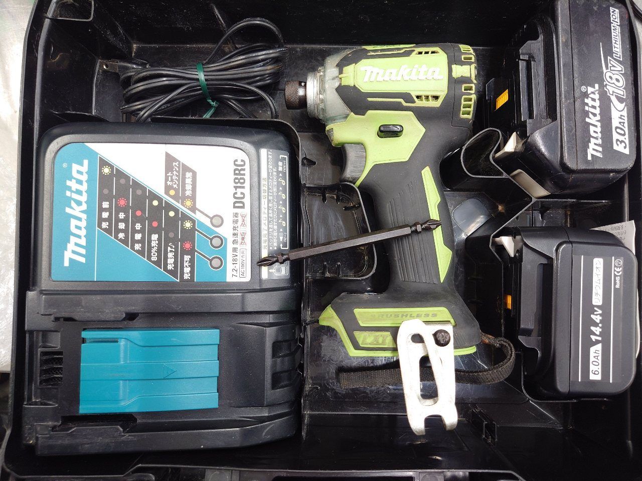 マキタ　Makita　18V充電式インパクトドライバー　TD170DRFXL Amazon | マキタ(Makita) TD170DZ 充電式インパクトドライバ青 18V