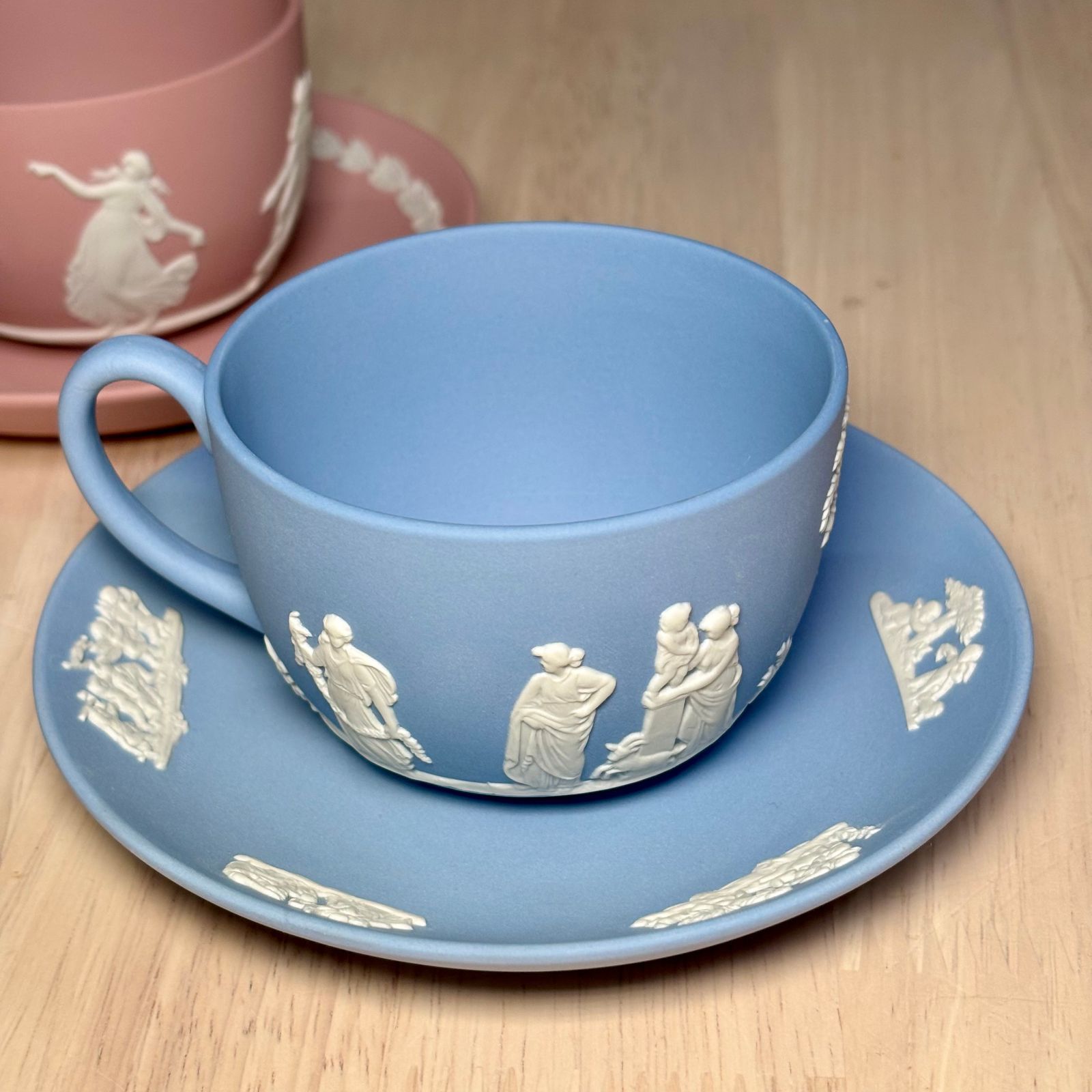 ウェッジウッド カップ&ソーサー 美品】ウェッジウッド ジャスパー カップ&ソーサー ブルー ピンク