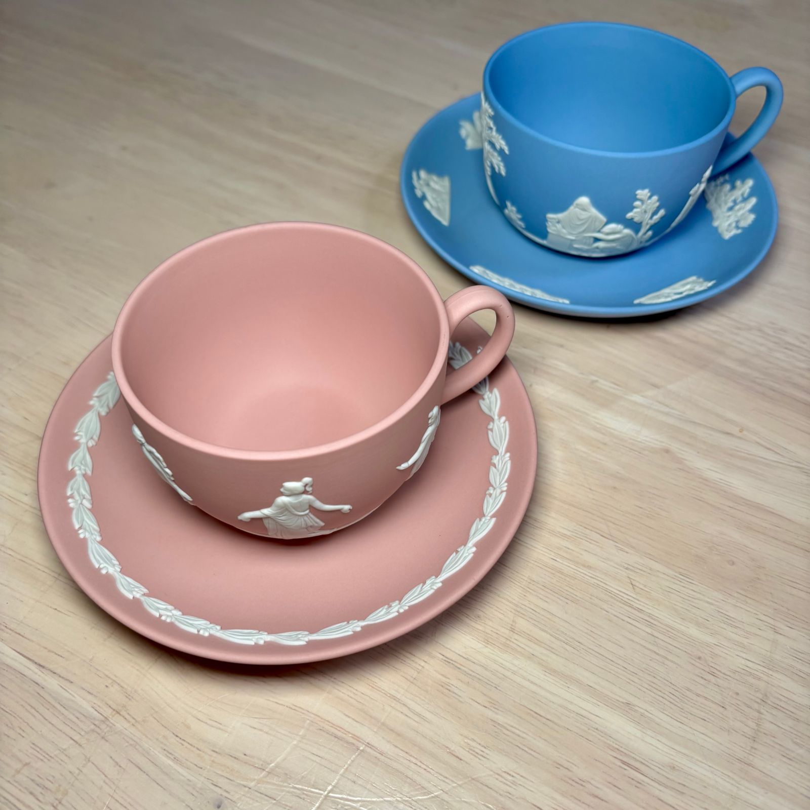 美品】ウェッジウッド ジャスパー カップ&ソーサー ブルー ピンク