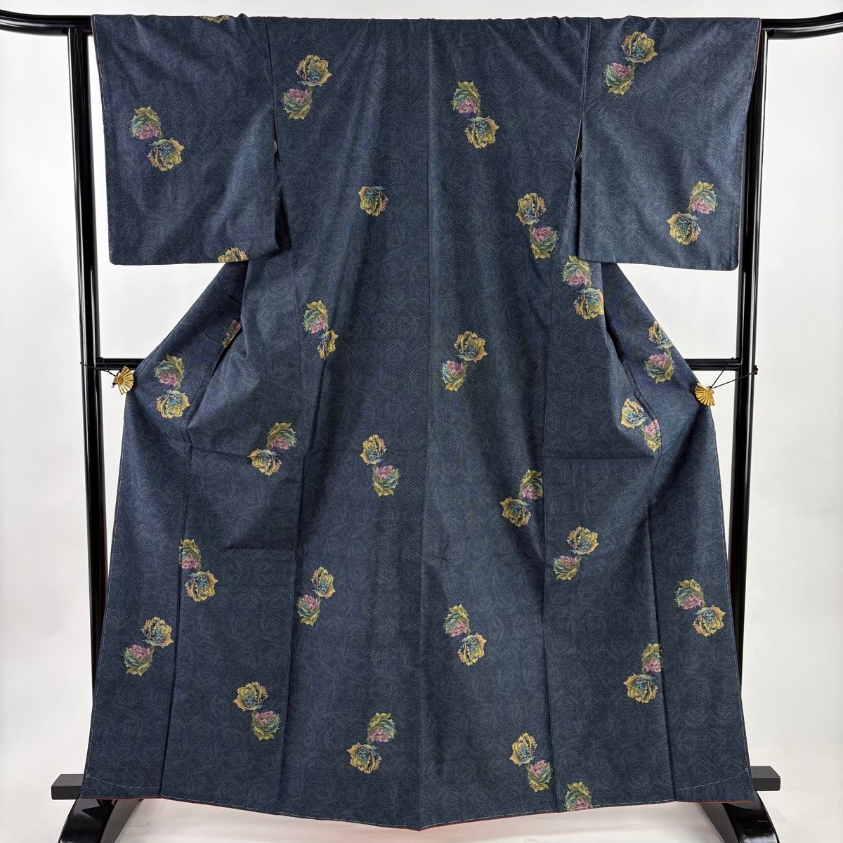 美品】 紬 身丈164cm 裄丈65cm M 袷 薔薇 青灰色 正絹 秀品 【中古