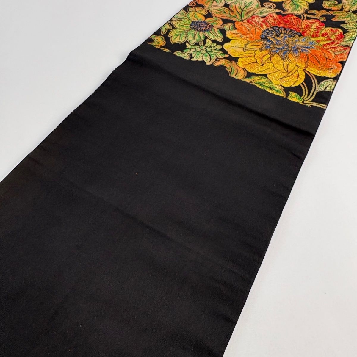 美品】 袋帯 秀品 関西仕立て 大牡丹印金 箔 刺繍 黒 六通 正絹 【中古