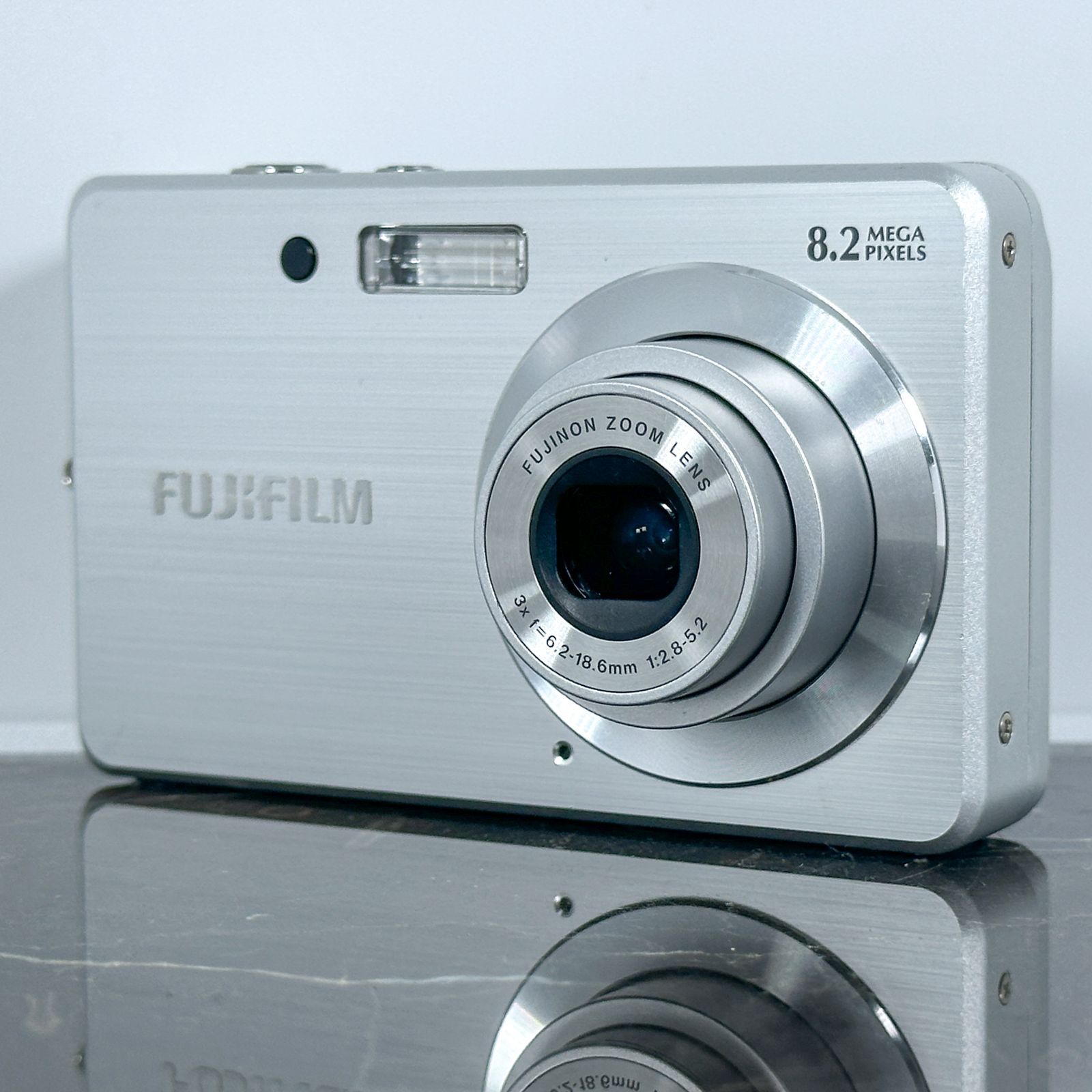 FUJIFILM FinePix J10 シルバー コンパクトデジタルカメラ 815万画素