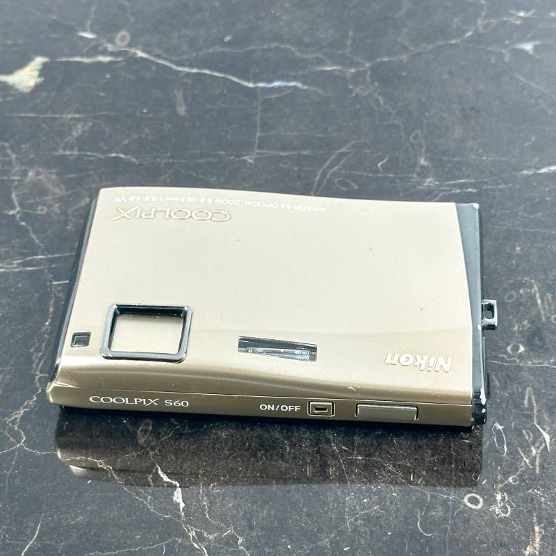 Nikon COOLPIX S60 ゴールド コンパクトデジタルカメラ 1000万画素 CCD