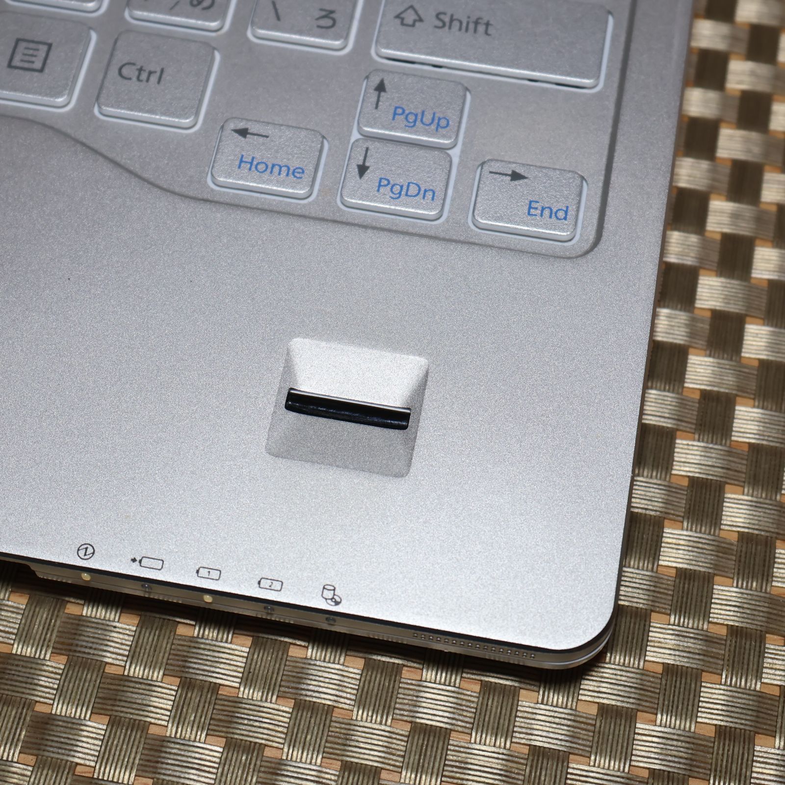 美品！Win11公式対応i5/メ8/SSD/DVD/タッチパネル/無線/カメラ - メルカリ