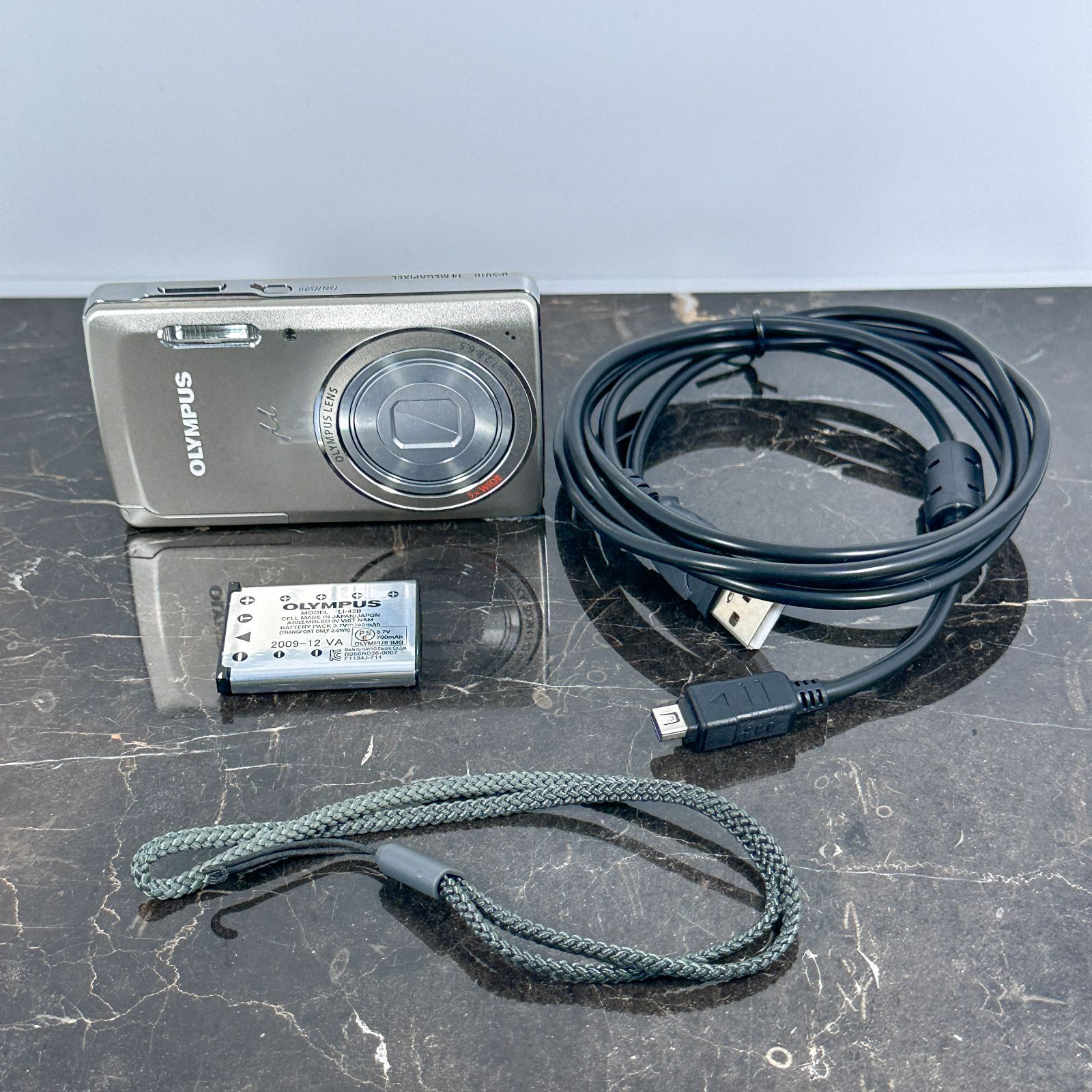 OLYMPUS μ-5010 チタニウムシルバー 1400万画素 26mm広角 光学5倍