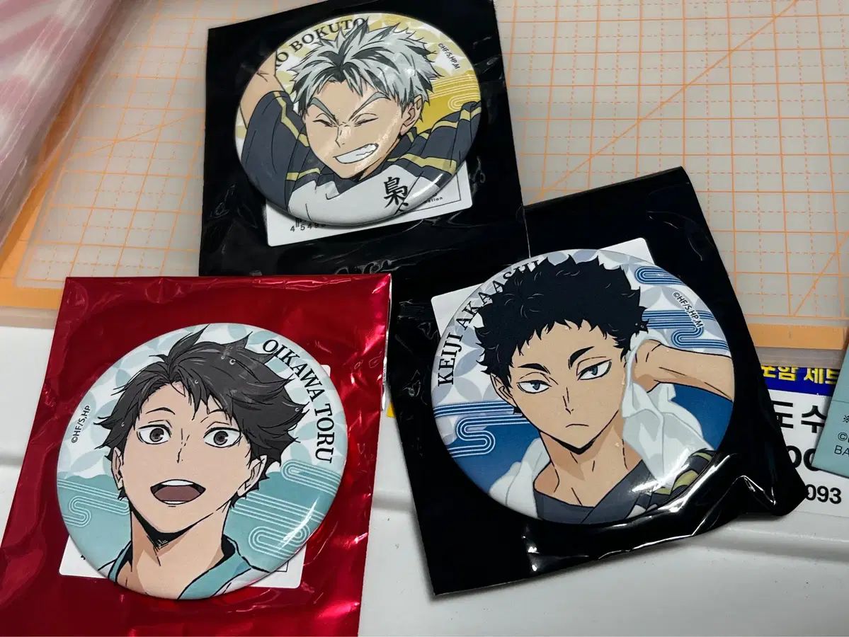 在庫処分)/ハイキュー 極楽湯 缶バッジ まとめ (及川/木兎 光太郞/赤葦