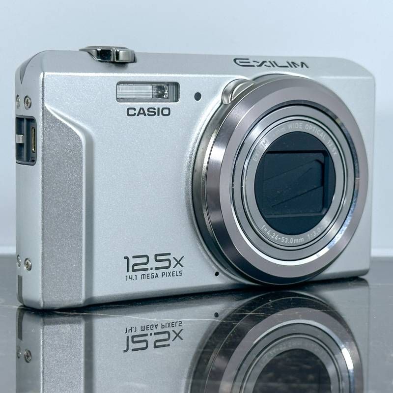 CASIO EXILIM EX-ZS100 シルバー コンパクトデジタルカメラ 1410万画素