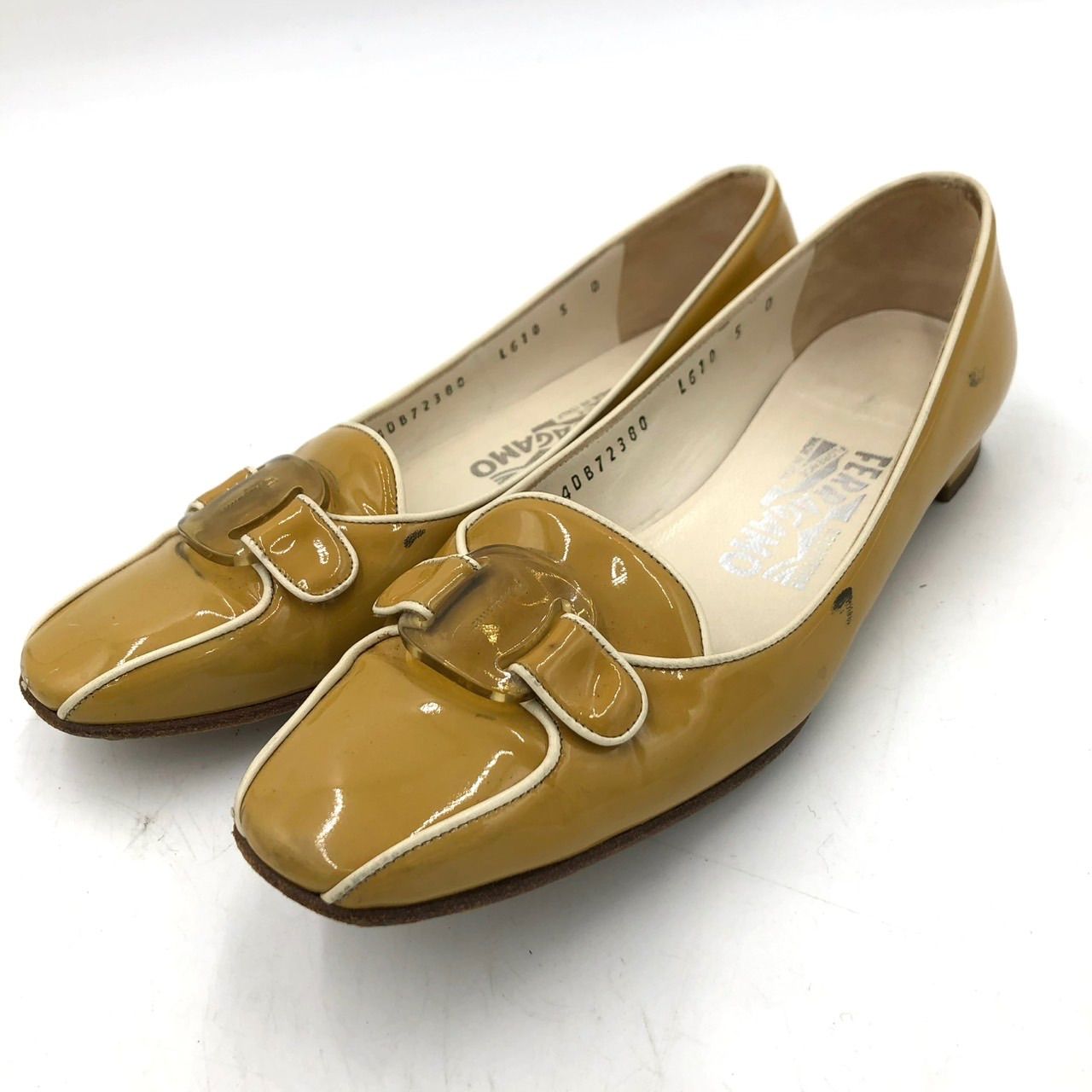 フェラガモ パンプス エナメル ベージュ 23cm ローヒール フラット