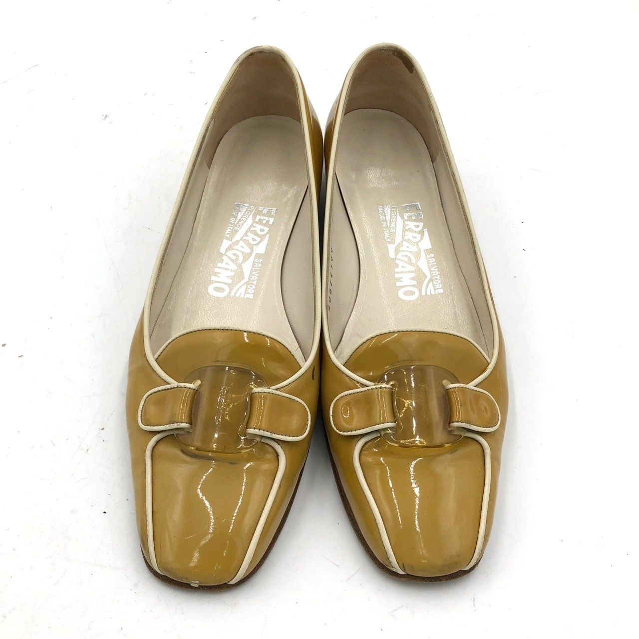フェラガモ パンプス エナメル ベージュ 23cm ローヒール フラット