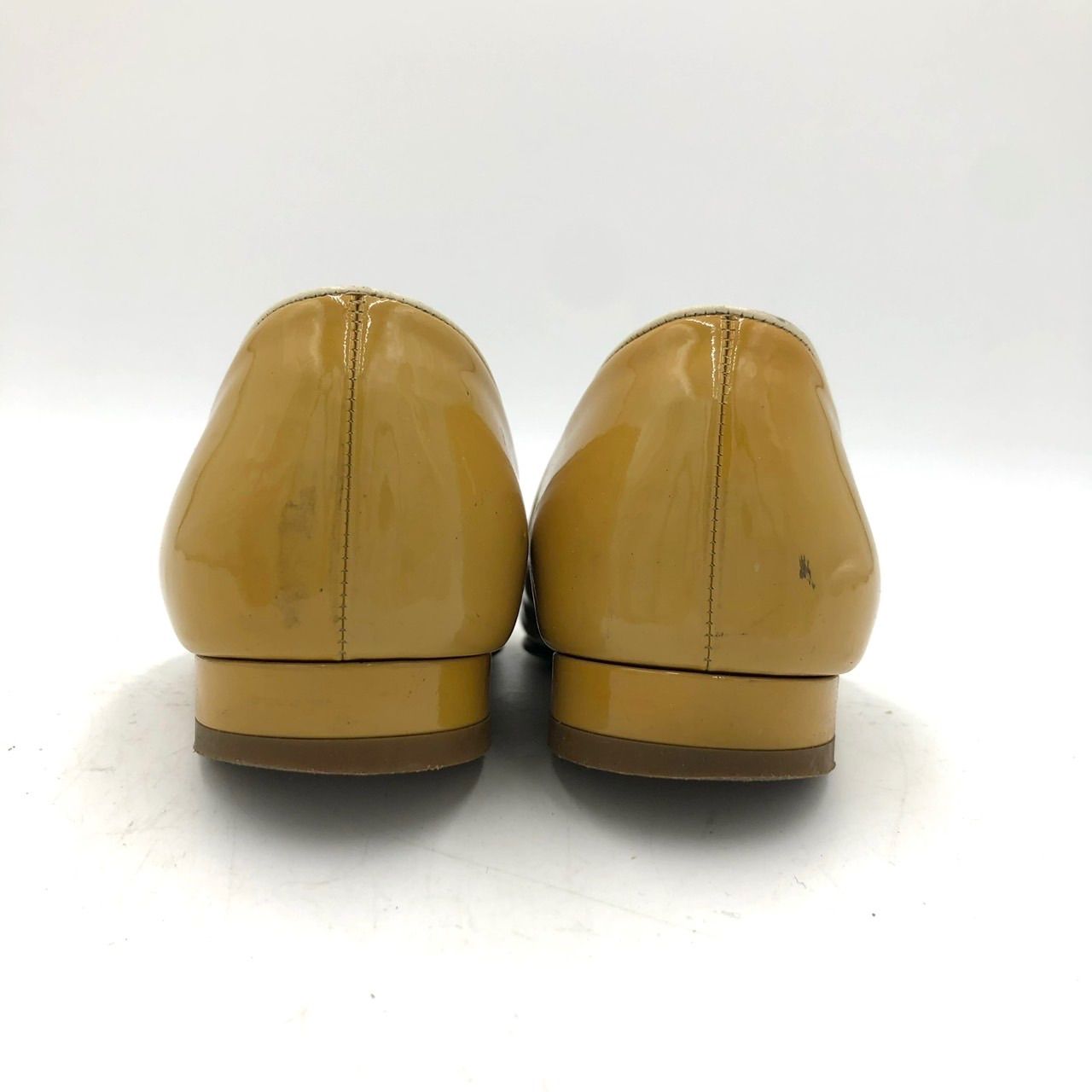 フェラガモ パンプス エナメル ベージュ 23cm ローヒール フラット